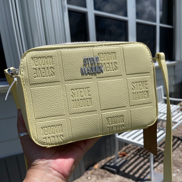 STEVE MADDEN BDaisy Crossbody Bag In Yellow - Picture 5 of 12